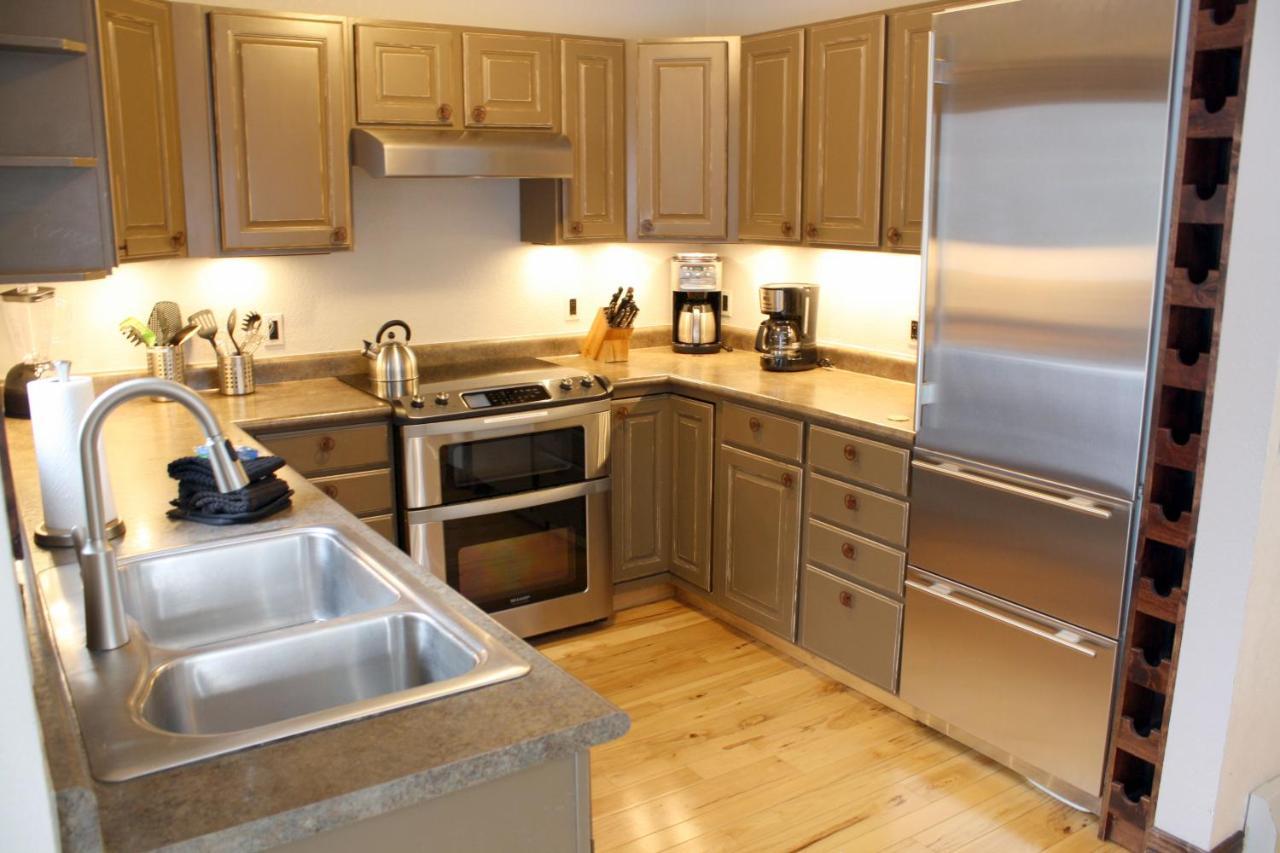 Pinecreek #E - 3 Bedroom - Pool And Hot Tub Access - Close To Town - Shuttle To Slopes Брекенридж Экстерьер фото
