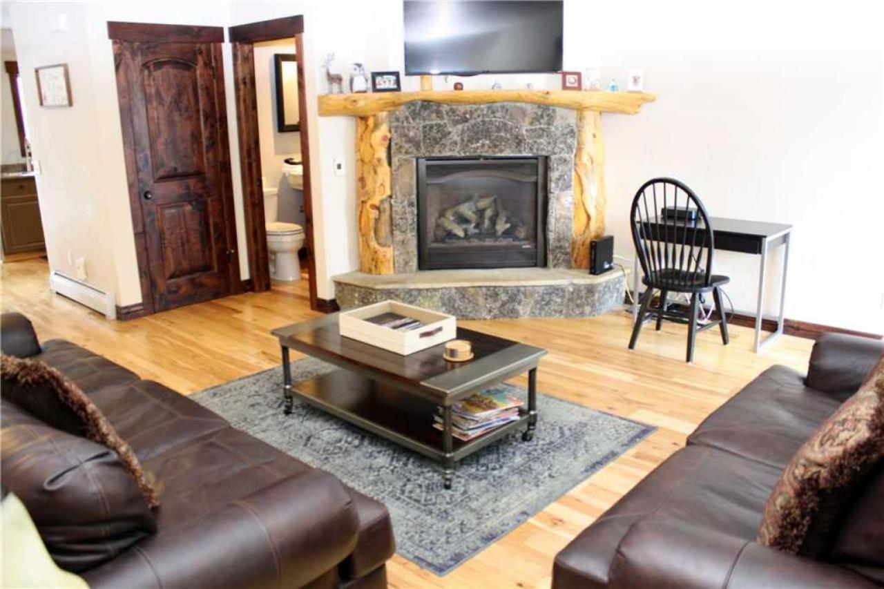 Pinecreek #E - 3 Bedroom - Pool And Hot Tub Access - Close To Town - Shuttle To Slopes Брекенридж Экстерьер фото